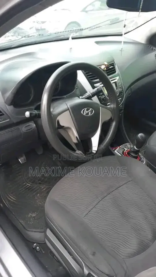 Hyundai Accent 2015 Gris