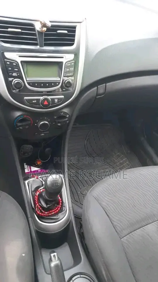 Hyundai Accent 2015 Gris