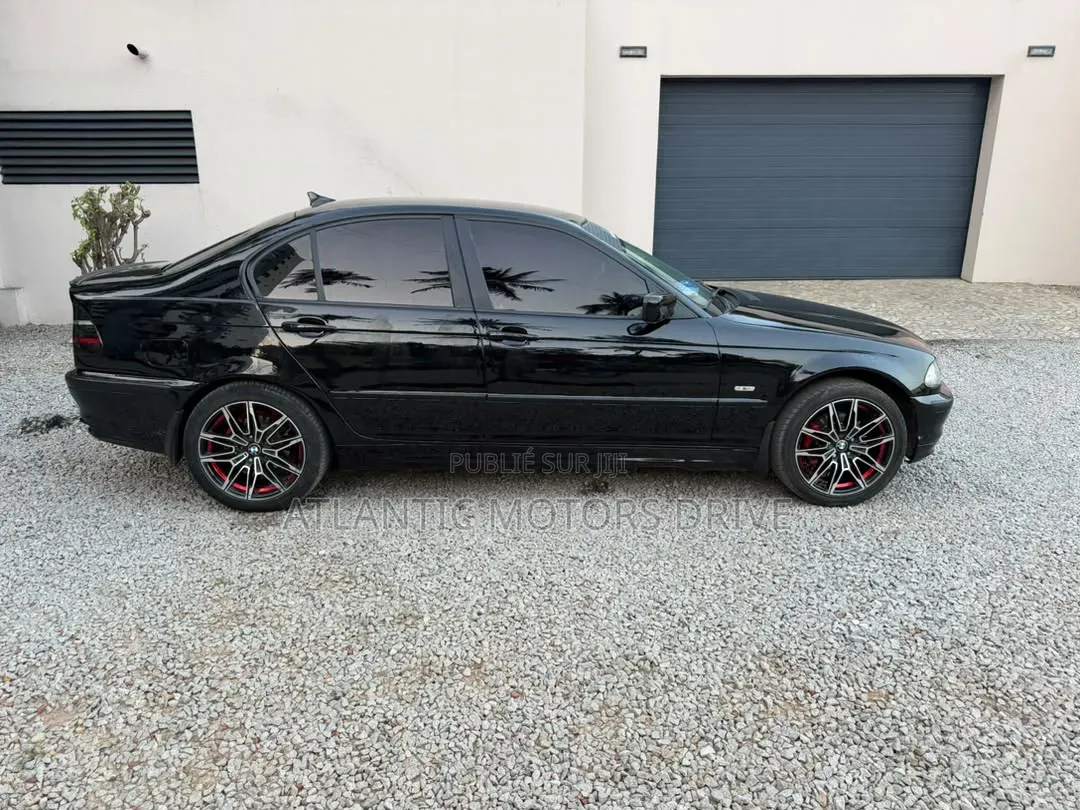 BMW 318i 2000 Noir