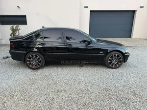 BMW 318i 2000 Noir