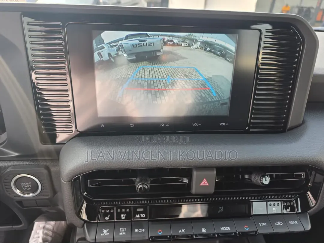 Nouveau Toyota Land Cruiser Prado 2025 Blanc cassé