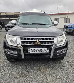 Mitsubishi Pajero 2022 Noir