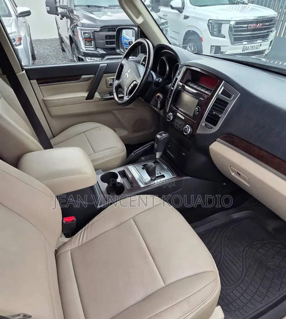 Mitsubishi Pajero 2022 Noir