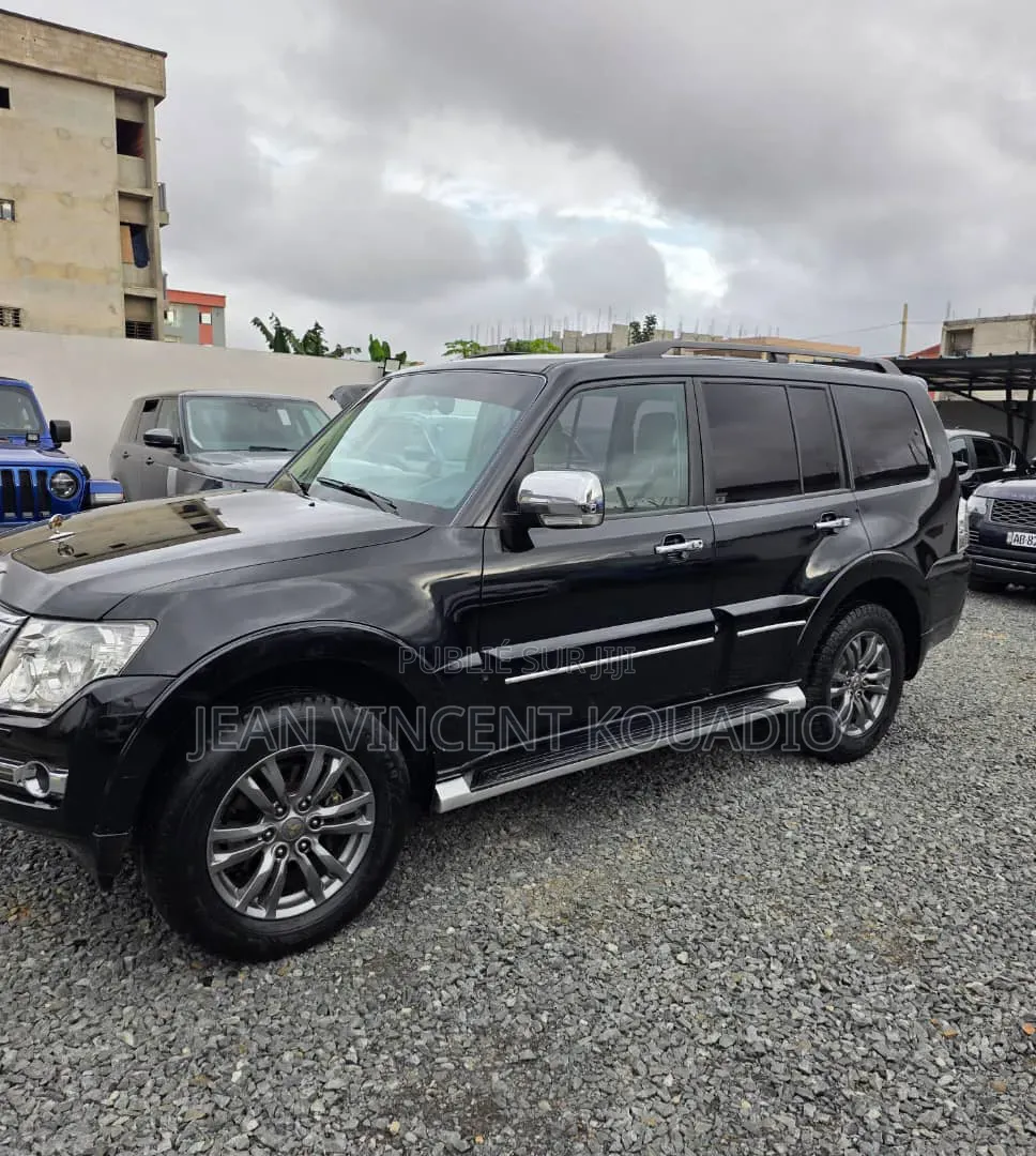 Mitsubishi Pajero 2022 Noir