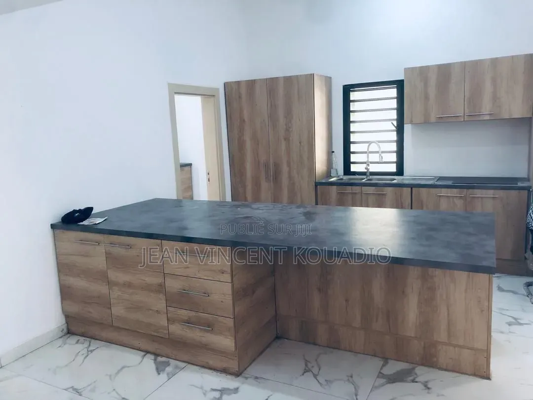 8chbre Appartement dans Villa Duplex, Cocody à Vendre