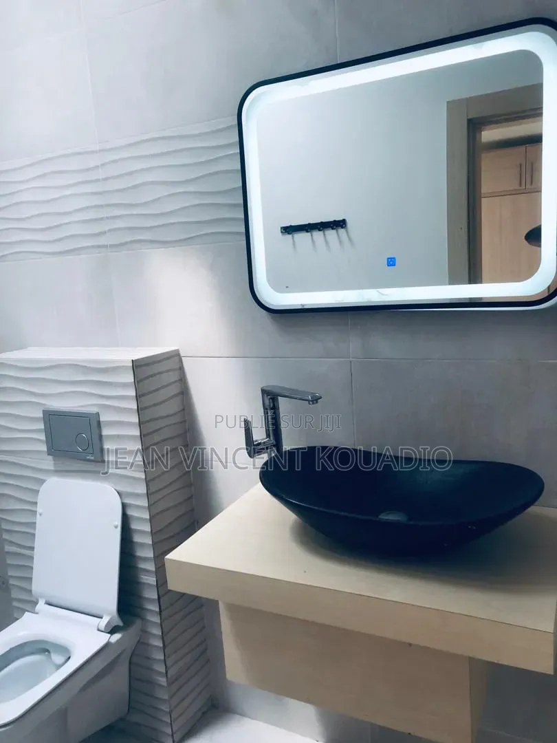 8chbre Appartement dans Villa Duplex, Cocody à Vendre