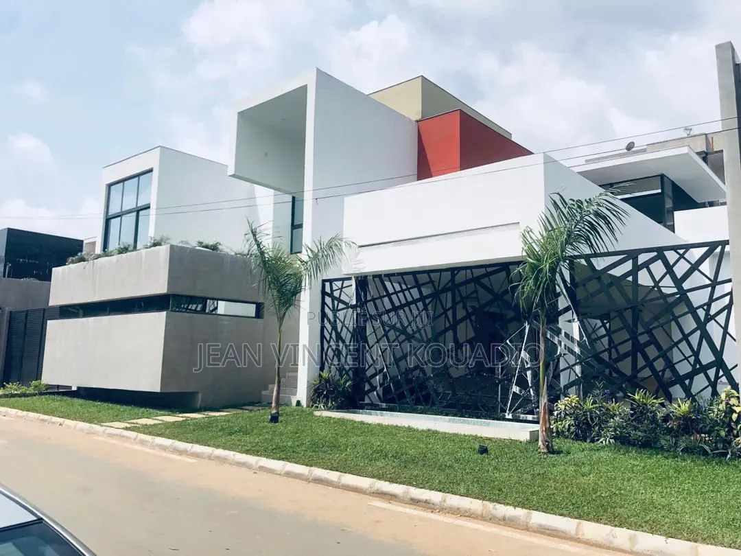 8chbre Appartement dans Villa Duplex, Cocody à Vendre
