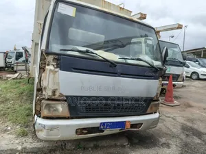 Mitsubishi Canter 2019 Blanc