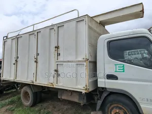 Mitsubishi Canter 2019 Blanc