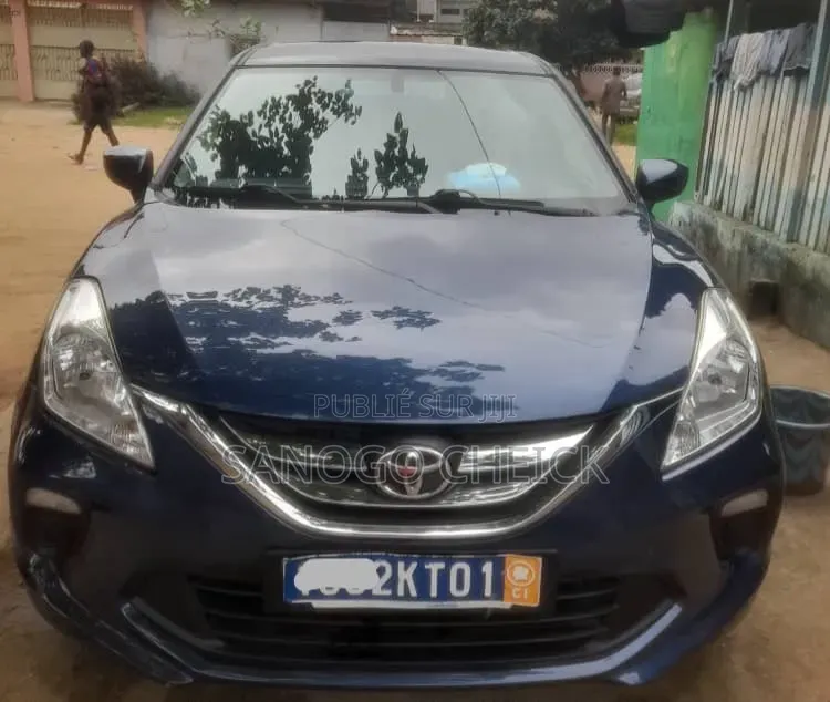 Toyota Starlet 2021 Bleu