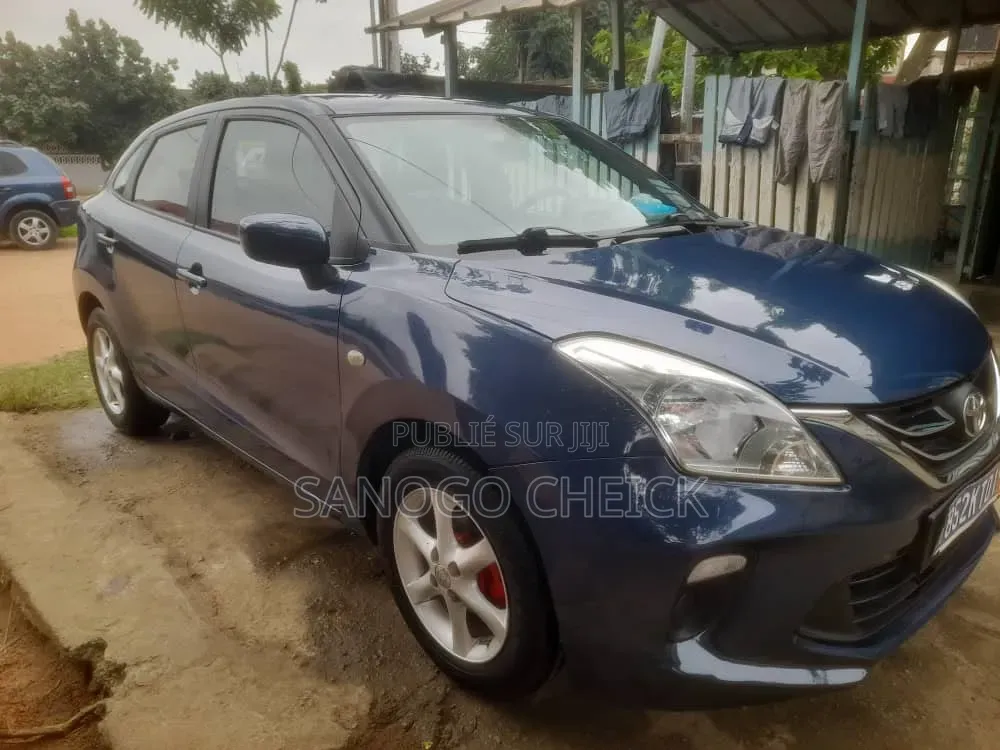 Toyota Starlet 2021 Bleu