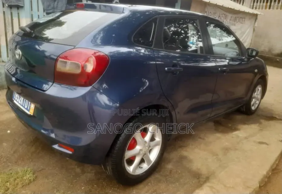 Toyota Starlet 2021 Bleu