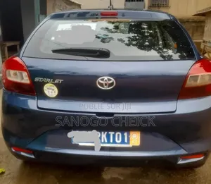 Toyota Starlet 2021 Bleu