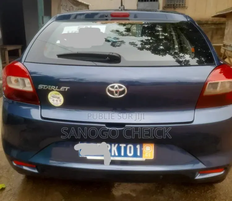 Toyota Starlet 2021 Bleu
