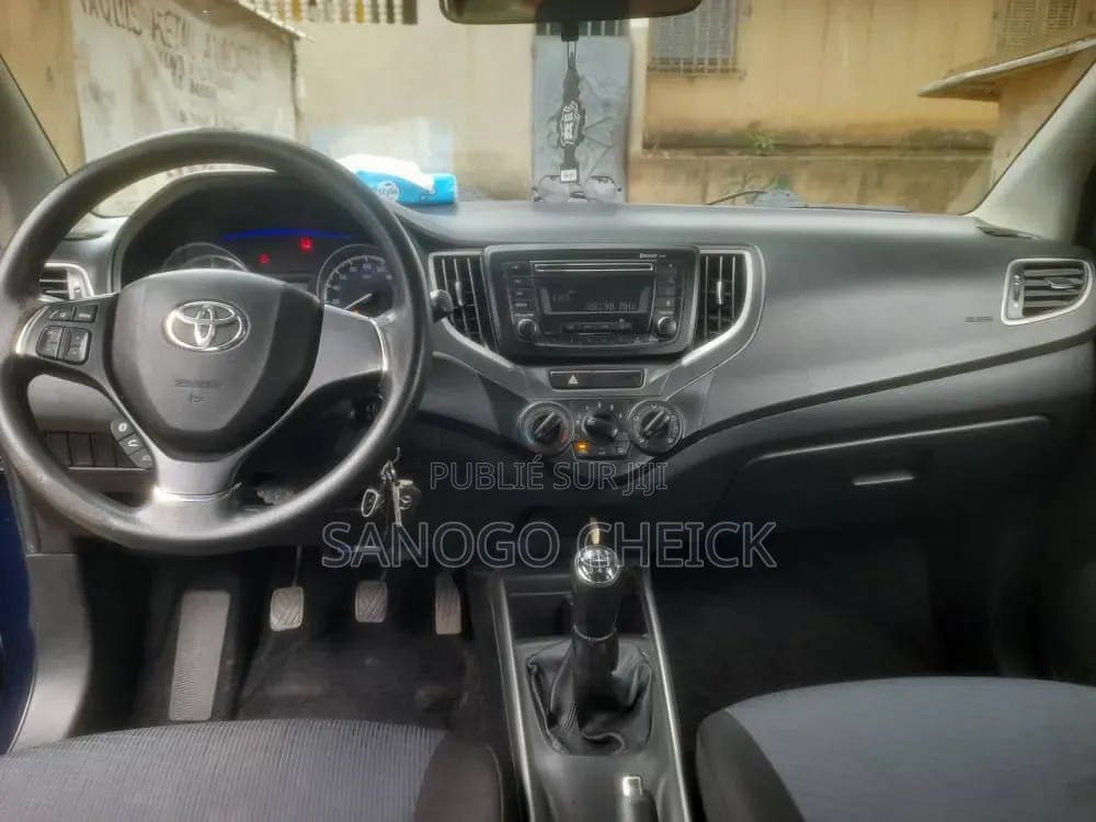 Toyota Starlet 2021 Bleu
