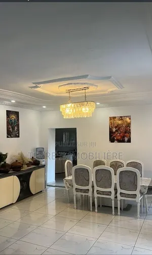 8chbre Villa dans La Terre Immobilière, Cocody à Louer