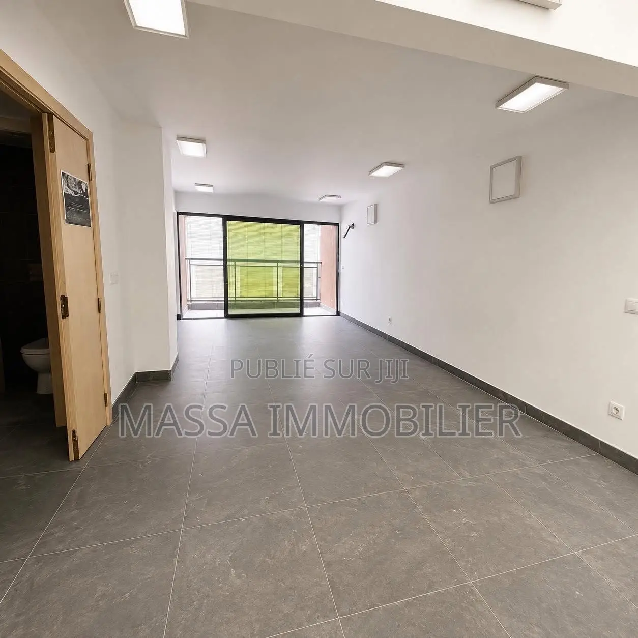 3chbre Duplex dans Massa Immobilier, Cocody à Louer