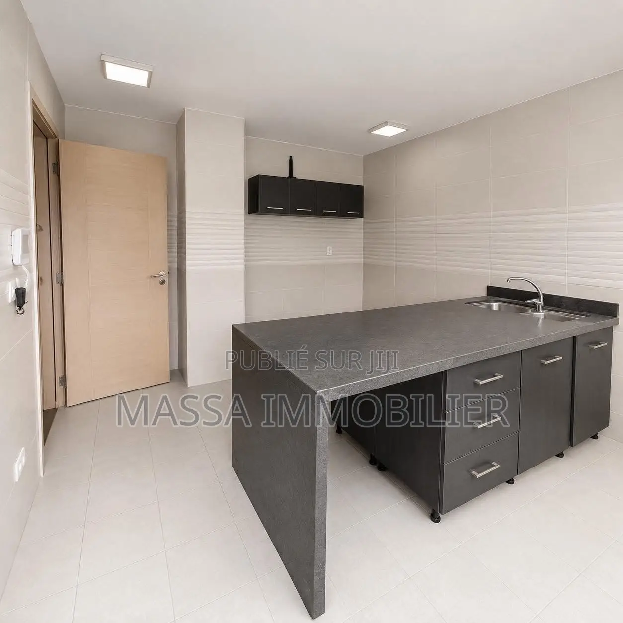 3chbre Duplex dans Massa Immobilier, Cocody à Louer