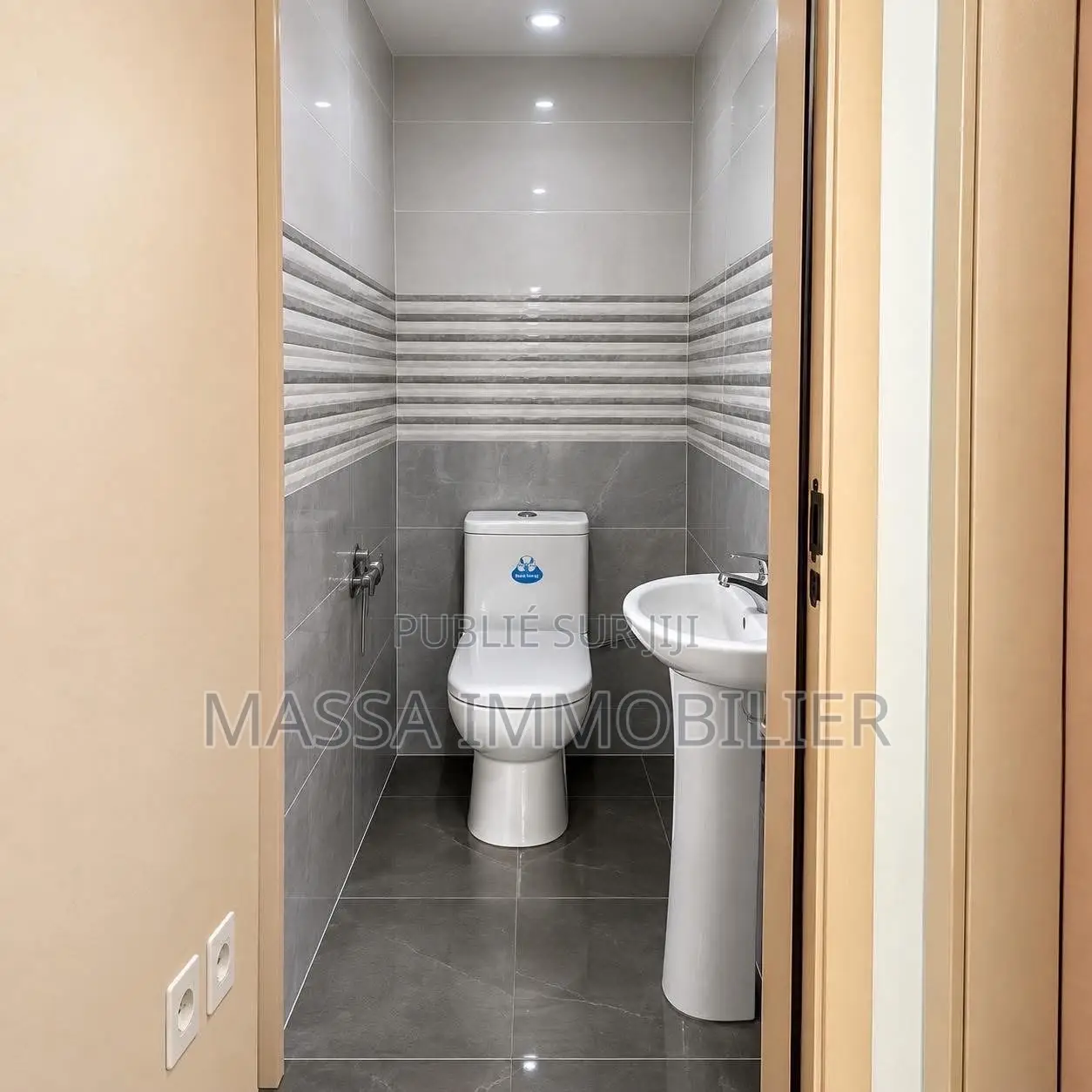 3chbre Duplex dans Massa Immobilier, Cocody à Louer