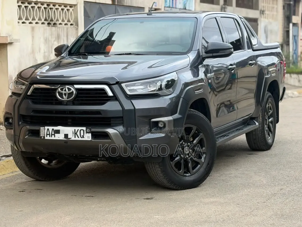 Toyota Hilux 2024 Noir Mat