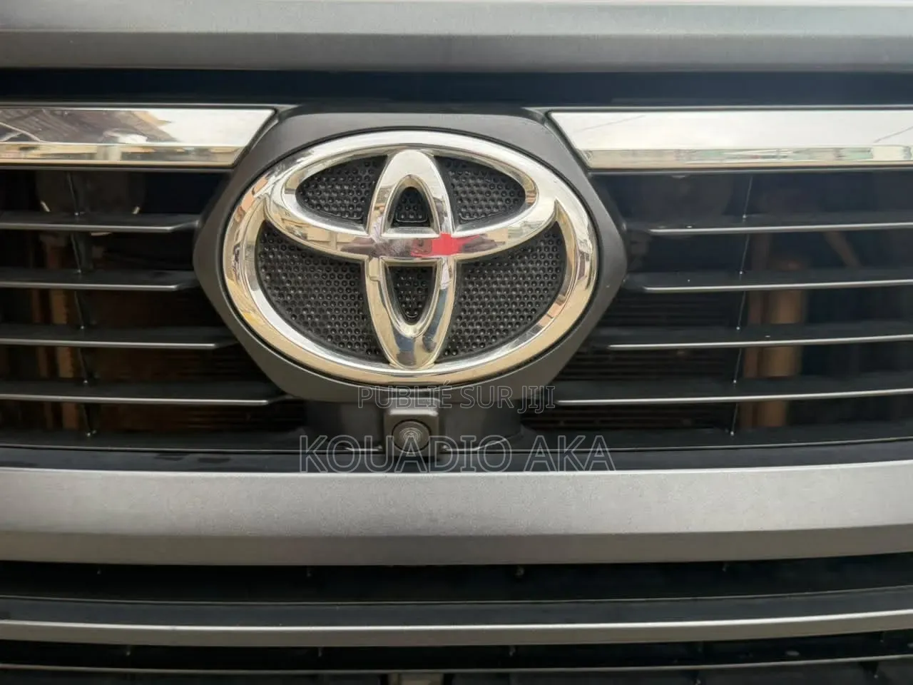 Toyota Hilux 2024 Noir Mat