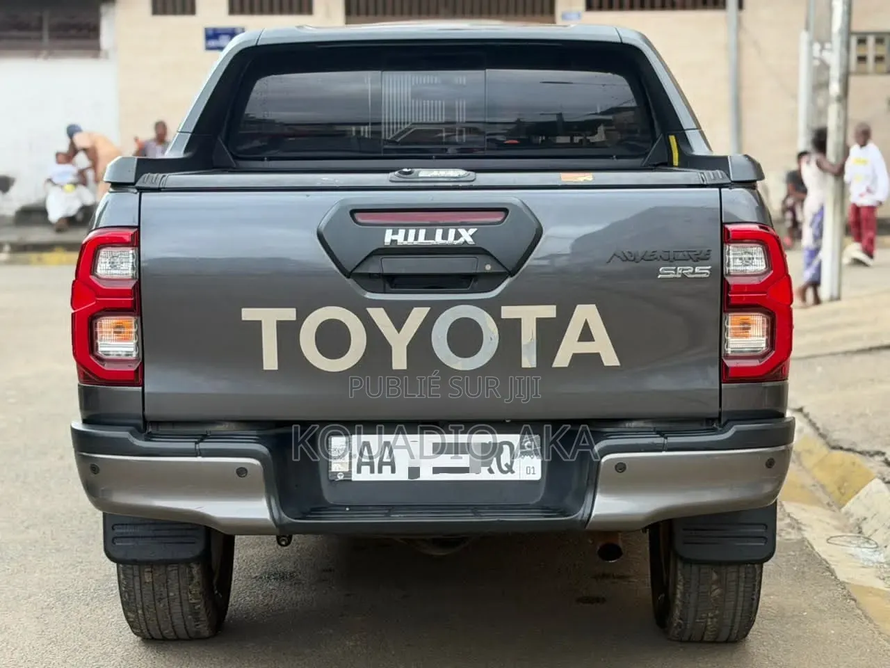 Toyota Hilux 2024 Noir Mat