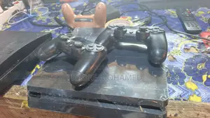 Ps4 Slim, Craquer, 10 Jeux