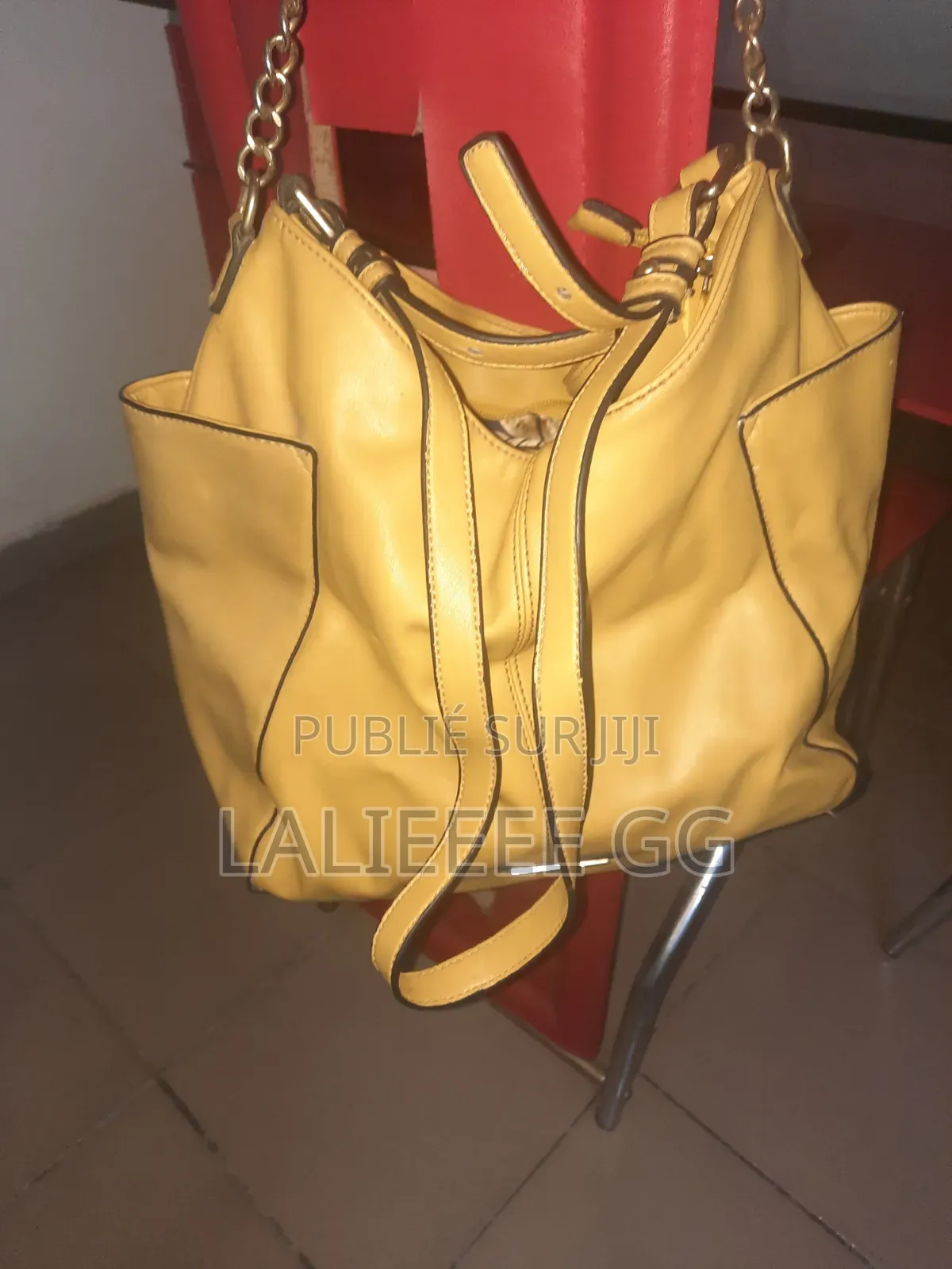 Sac Jaune Avec Fermeture Éclair Effective