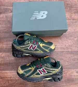 New Balance 1906R