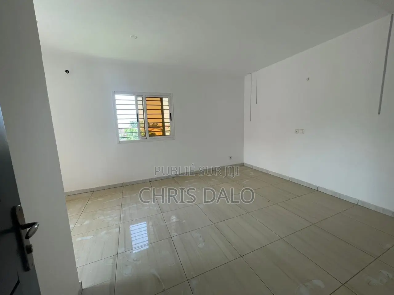 4chbre Duplex dans Fabio, Cocody à Louer
