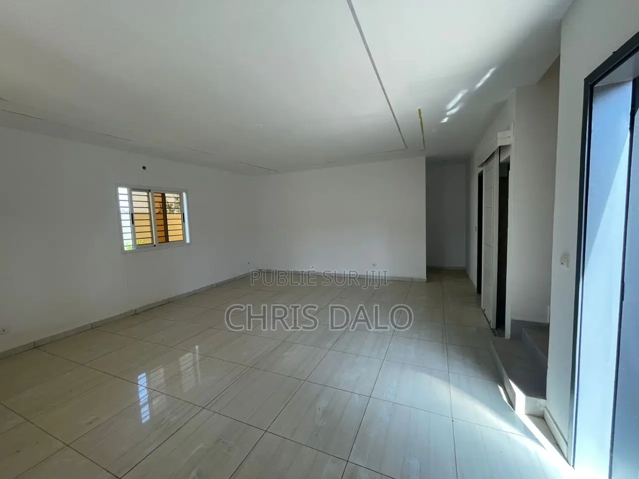 4chbre Duplex dans Fabio, Cocody à Louer