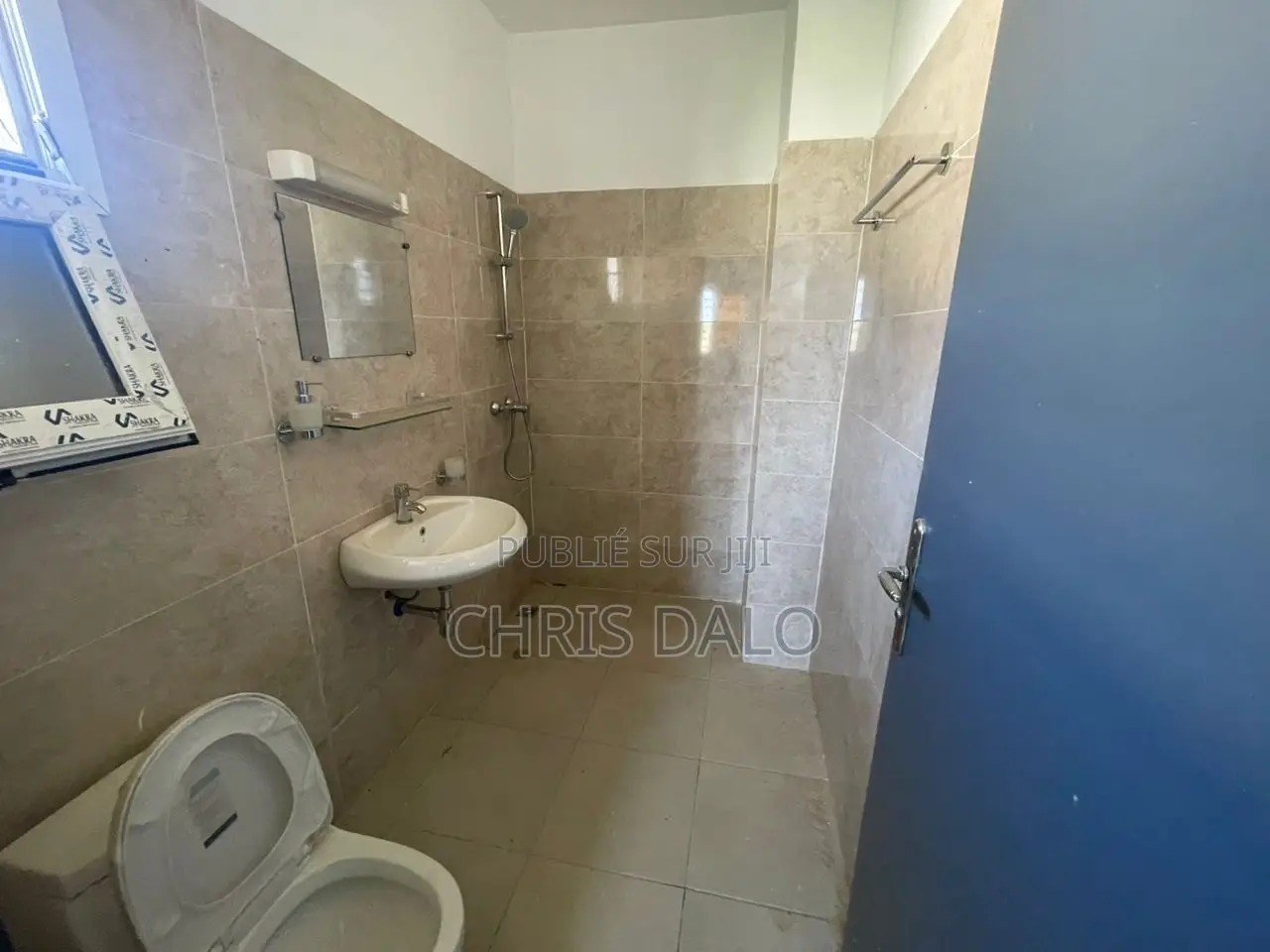 4chbre Duplex dans Fabio, Cocody à Louer