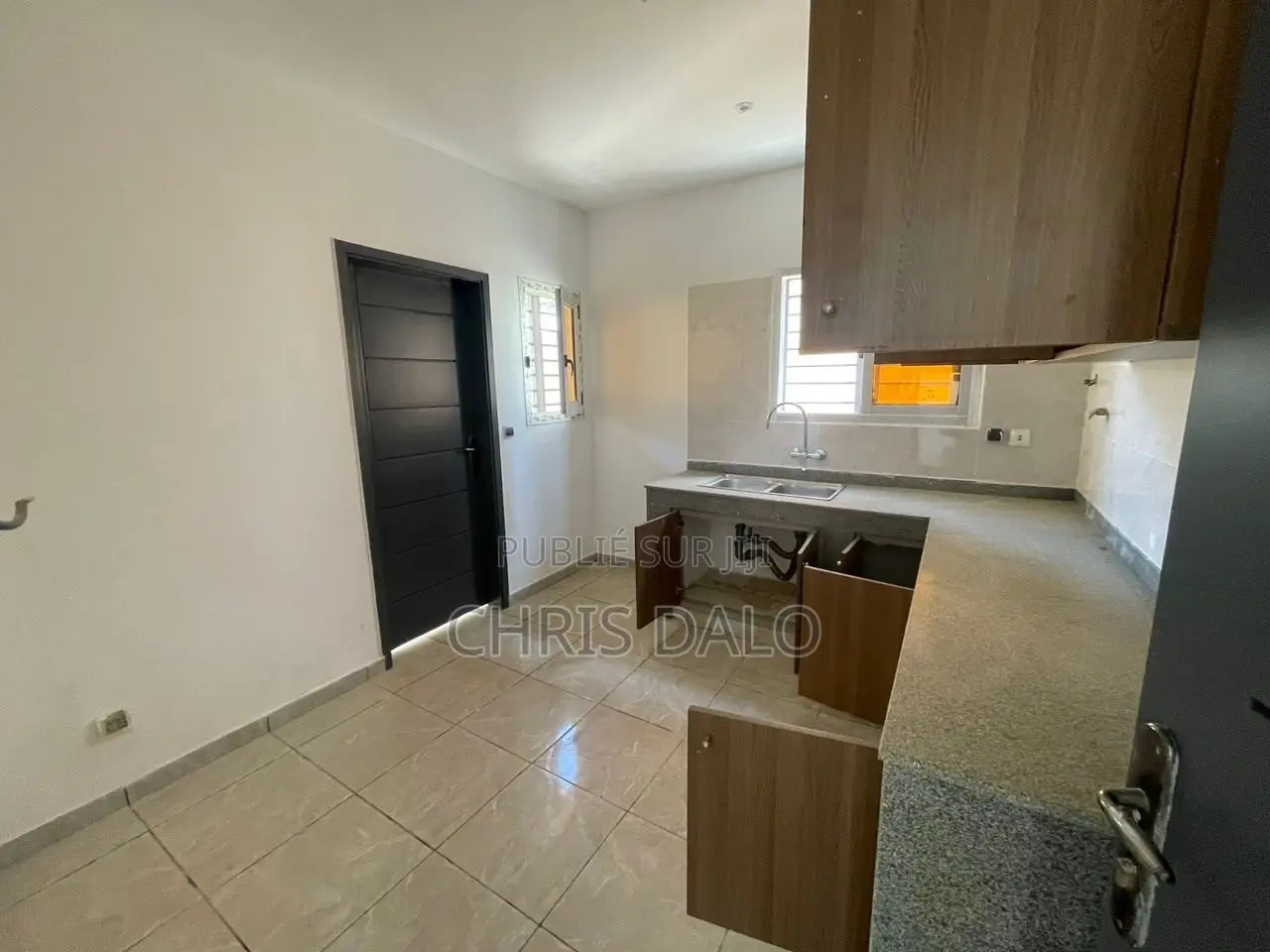 4chbre Duplex dans Fabio, Cocody à Louer