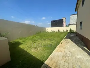 4chbre Duplex dans Fabio, Cocody à Louer