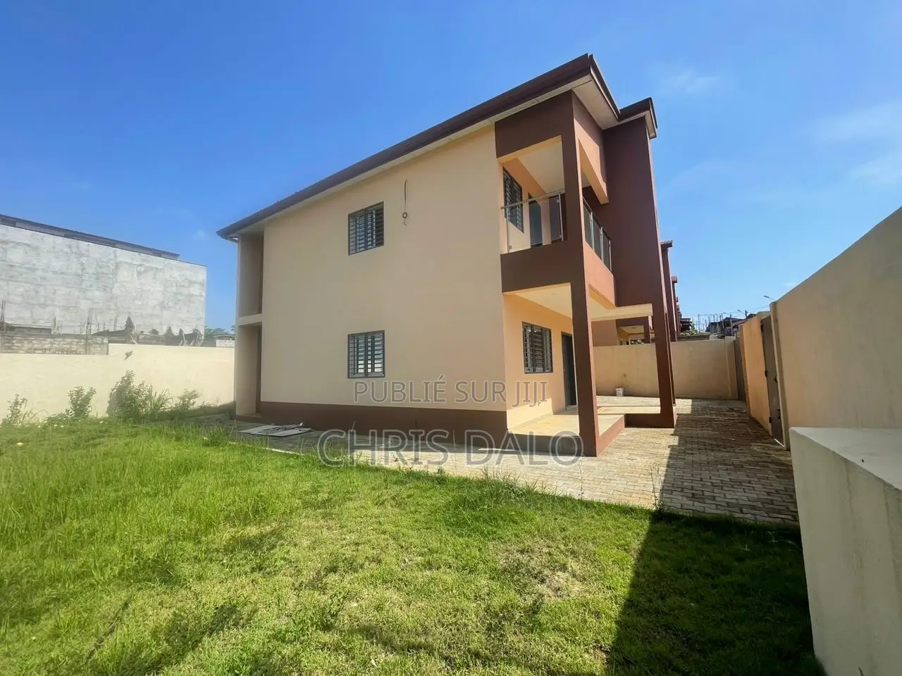 4chbre Duplex dans Fabio, Cocody à Louer