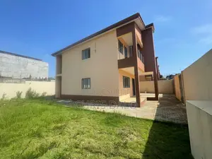 4chbre Duplex dans Fabio, Cocody à Louer