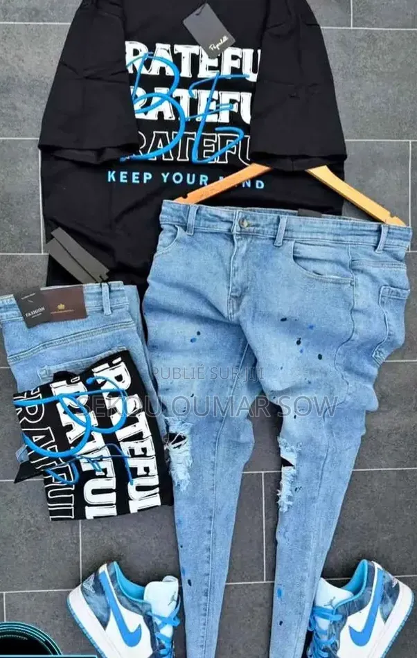 Vêtements Habits