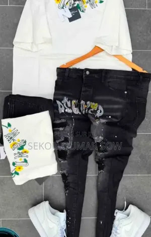 Vêtements Habits