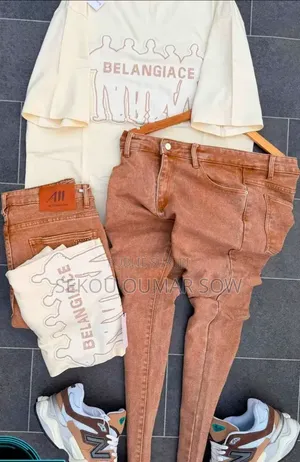 Vêtements Habits
