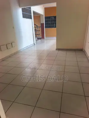 2chbre Appartement dans Cocody à Louer