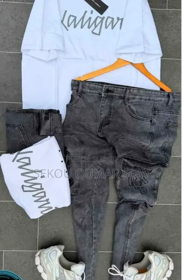 Vêtements Habits