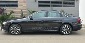 Audi A4 Premium Plus 2023 Noir Mat