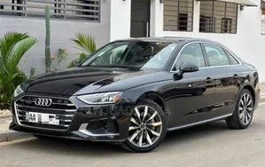 Audi A4 Premium Plus 2023 Noir Mat