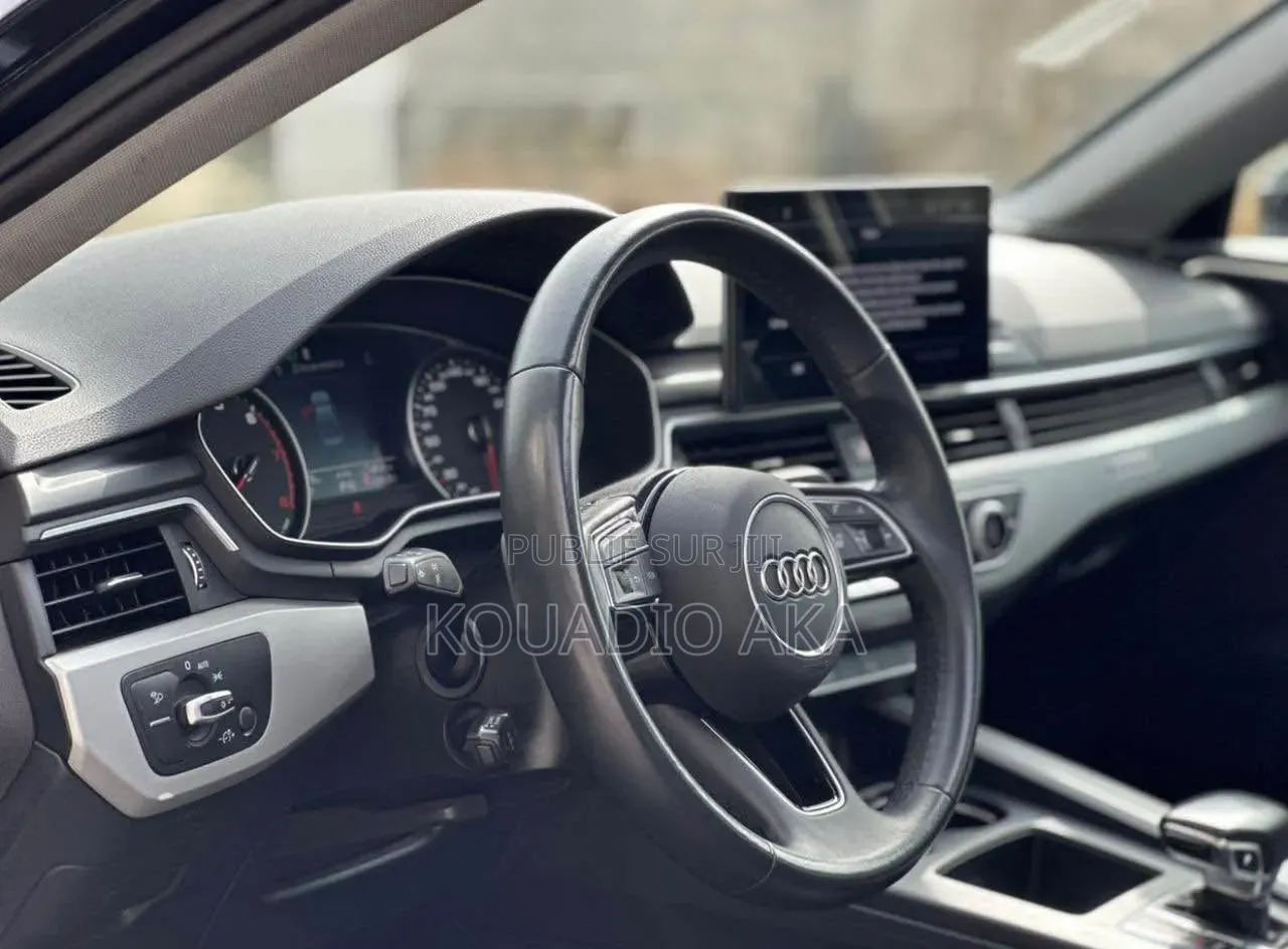 Audi A4 Premium Plus 2023 Noir Mat