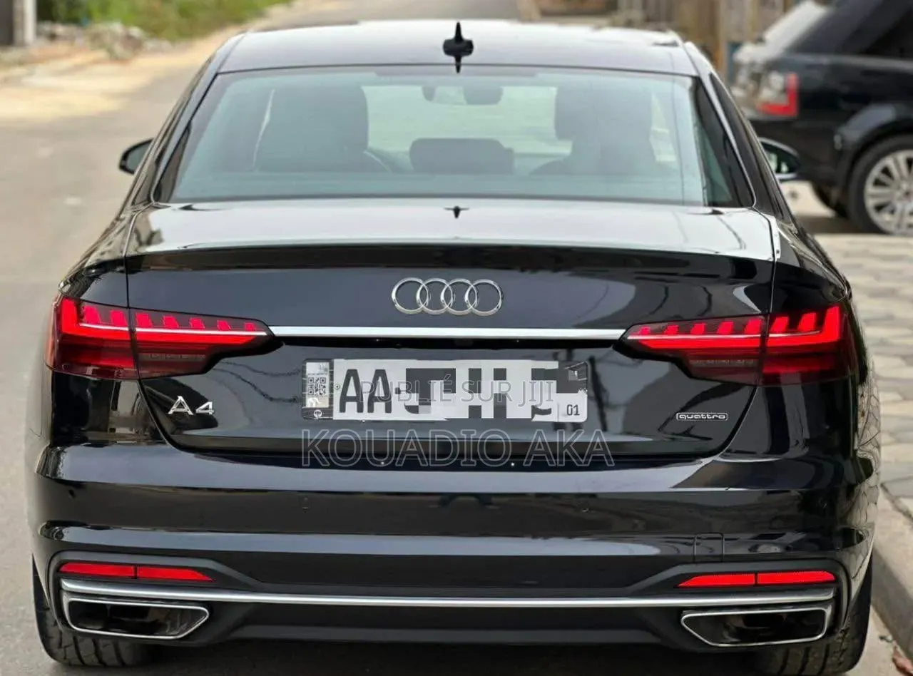 Audi A4 Premium Plus 2023 Noir Mat