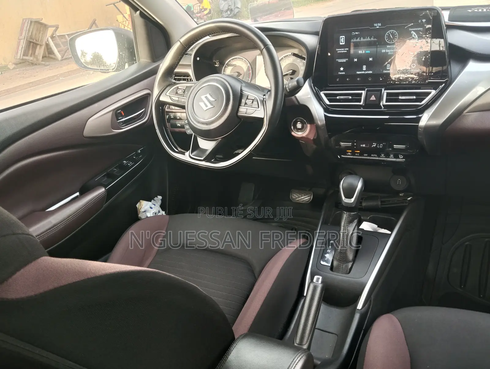 Suzuki Fronx 2024 Gris
