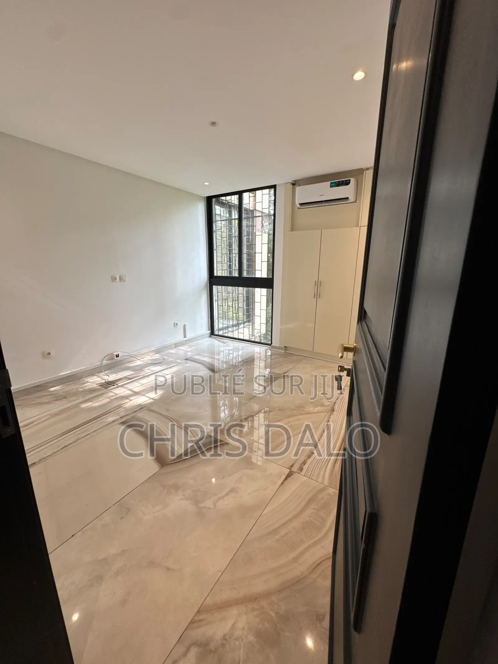 4chbre Appartement dans Roberson, Cocody à Louer