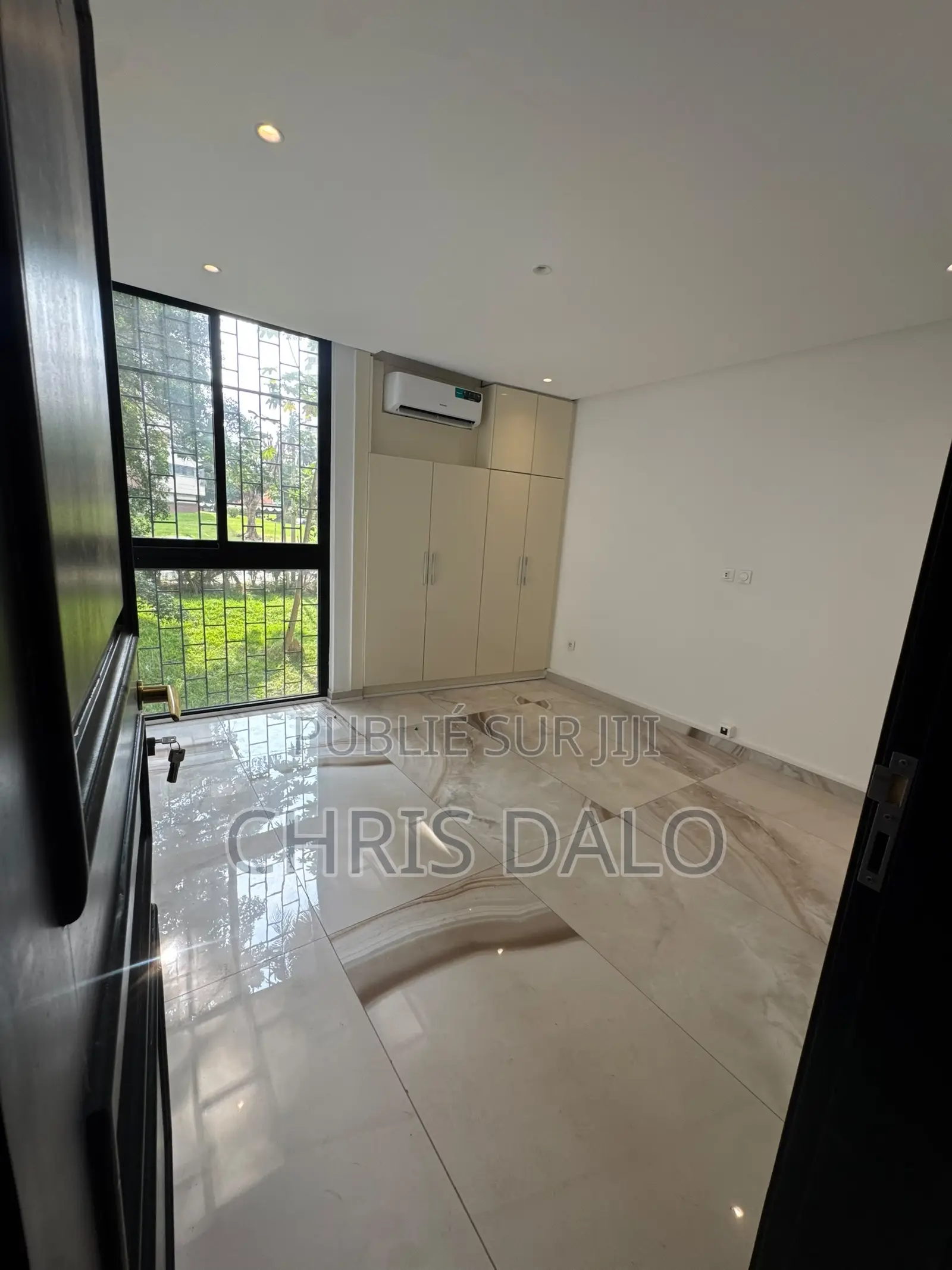4chbre Appartement dans Roberson, Cocody à Louer