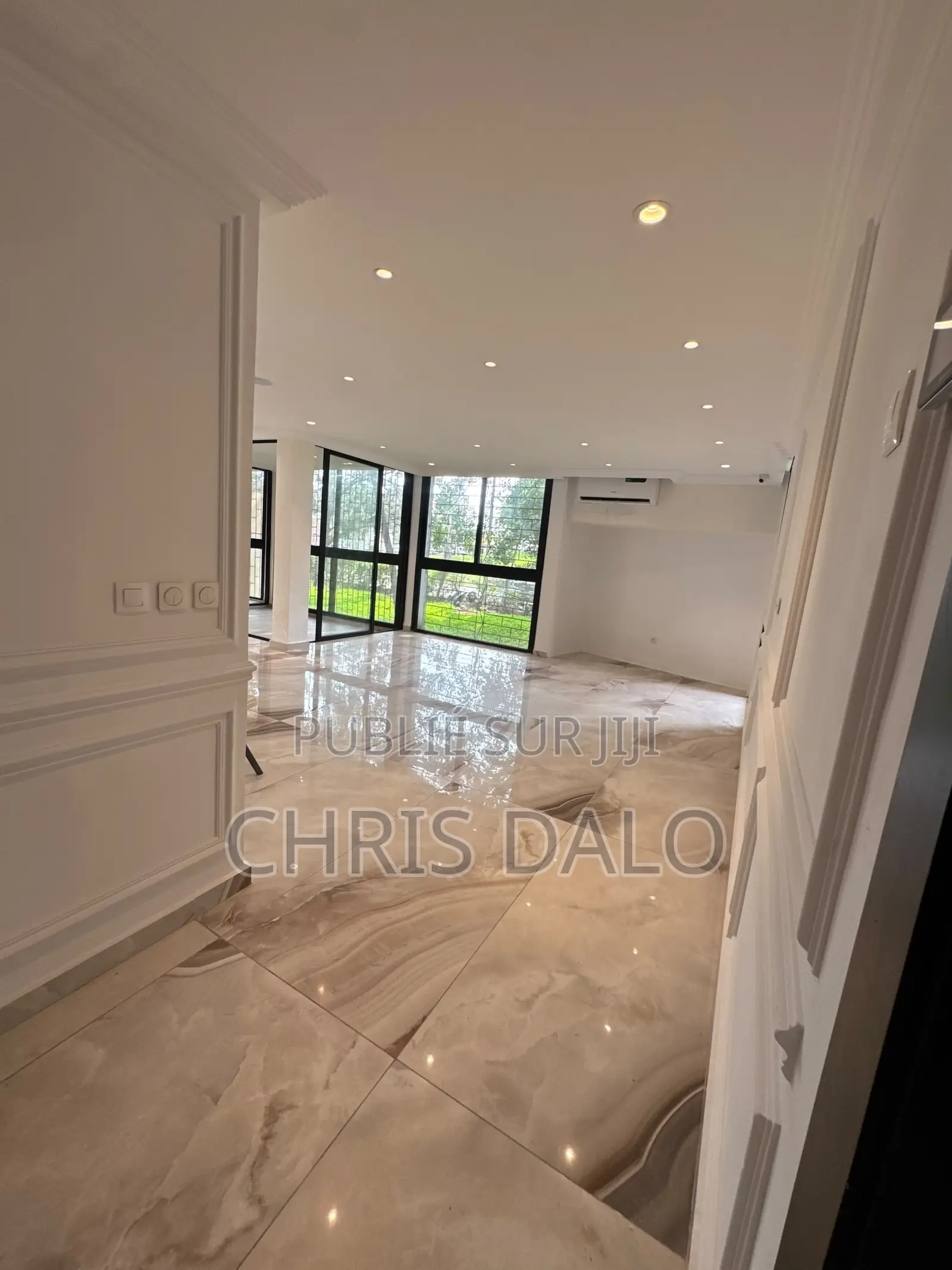 4chbre Appartement dans Roberson, Cocody à Louer