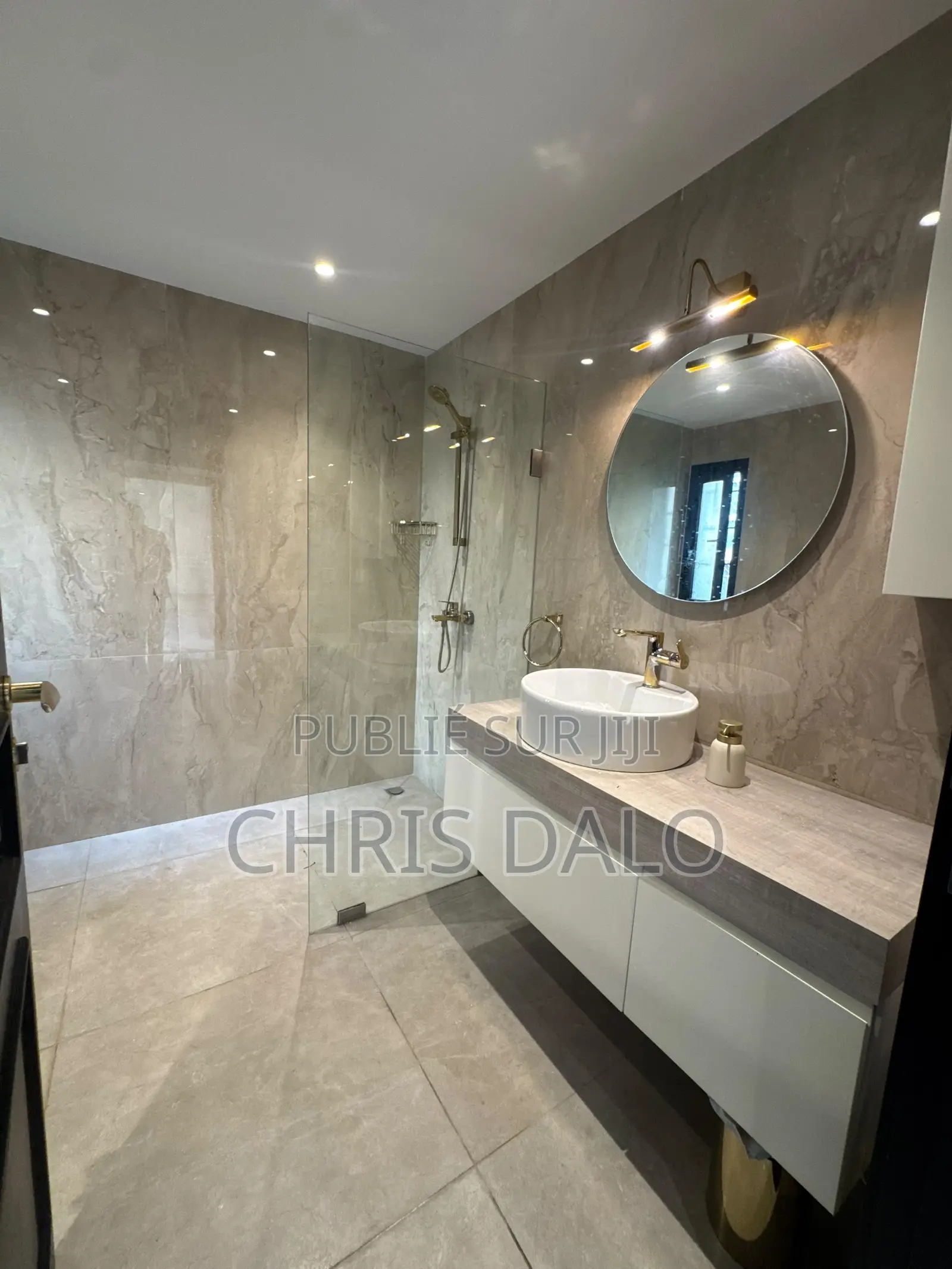 4chbre Appartement dans Roberson, Cocody à Louer